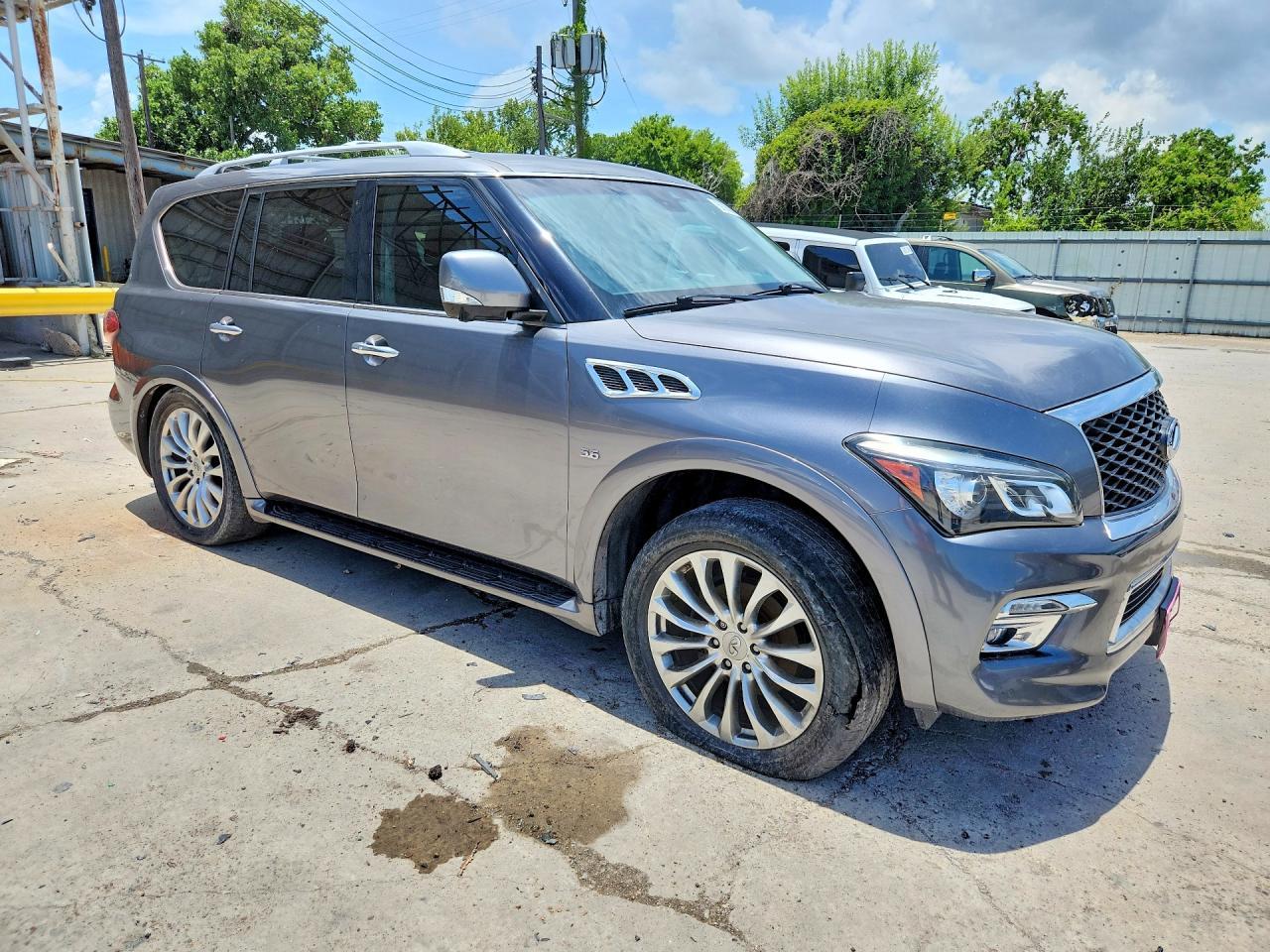 2017 INFINITI QX80 — фото 4