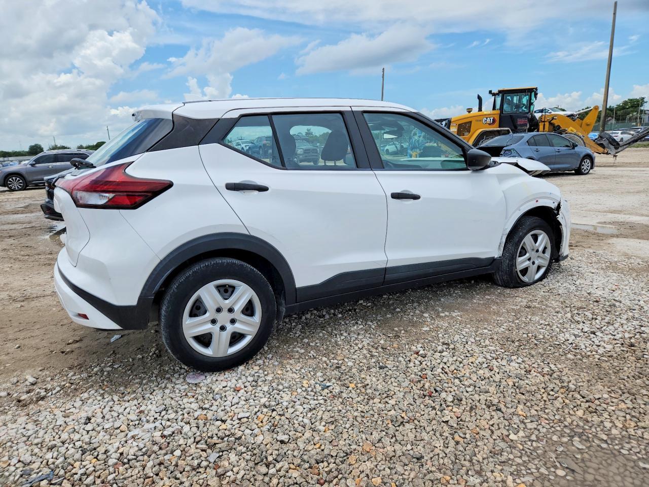 2022 NISSAN KICKS — фото 3
