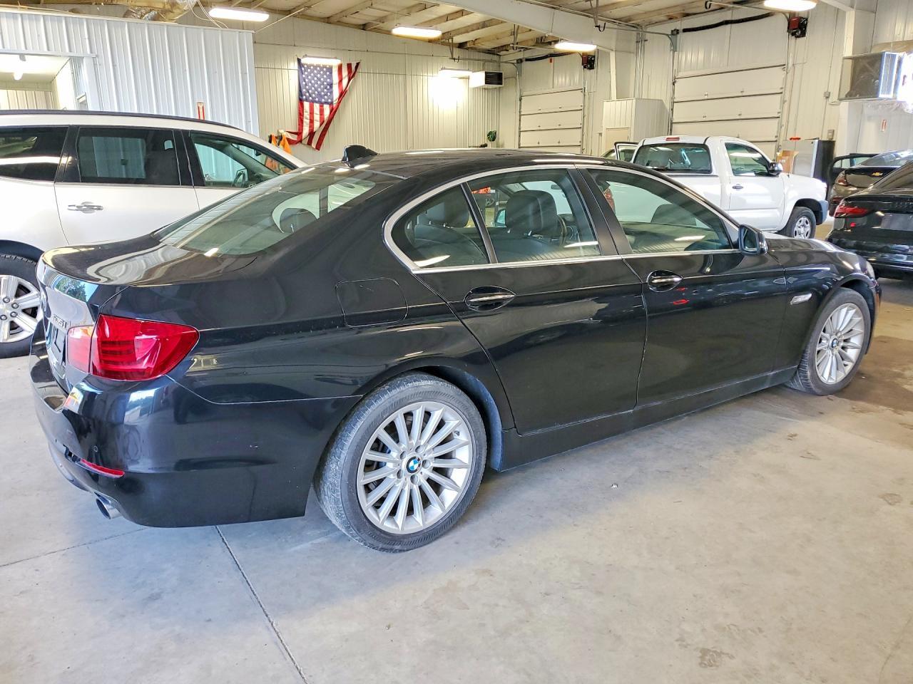2013 BMW 5 SERIES — фото 3