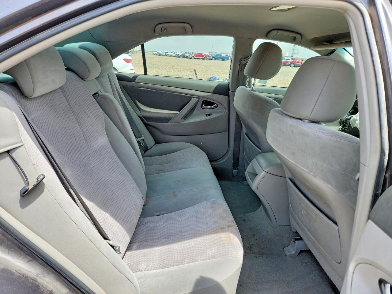 2011 TOYOTA CAMRY — фото 10