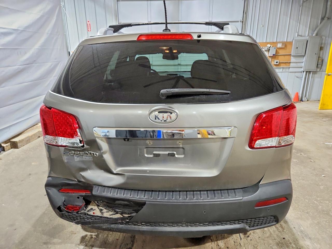 2011 KIA SORENTO — фото 6