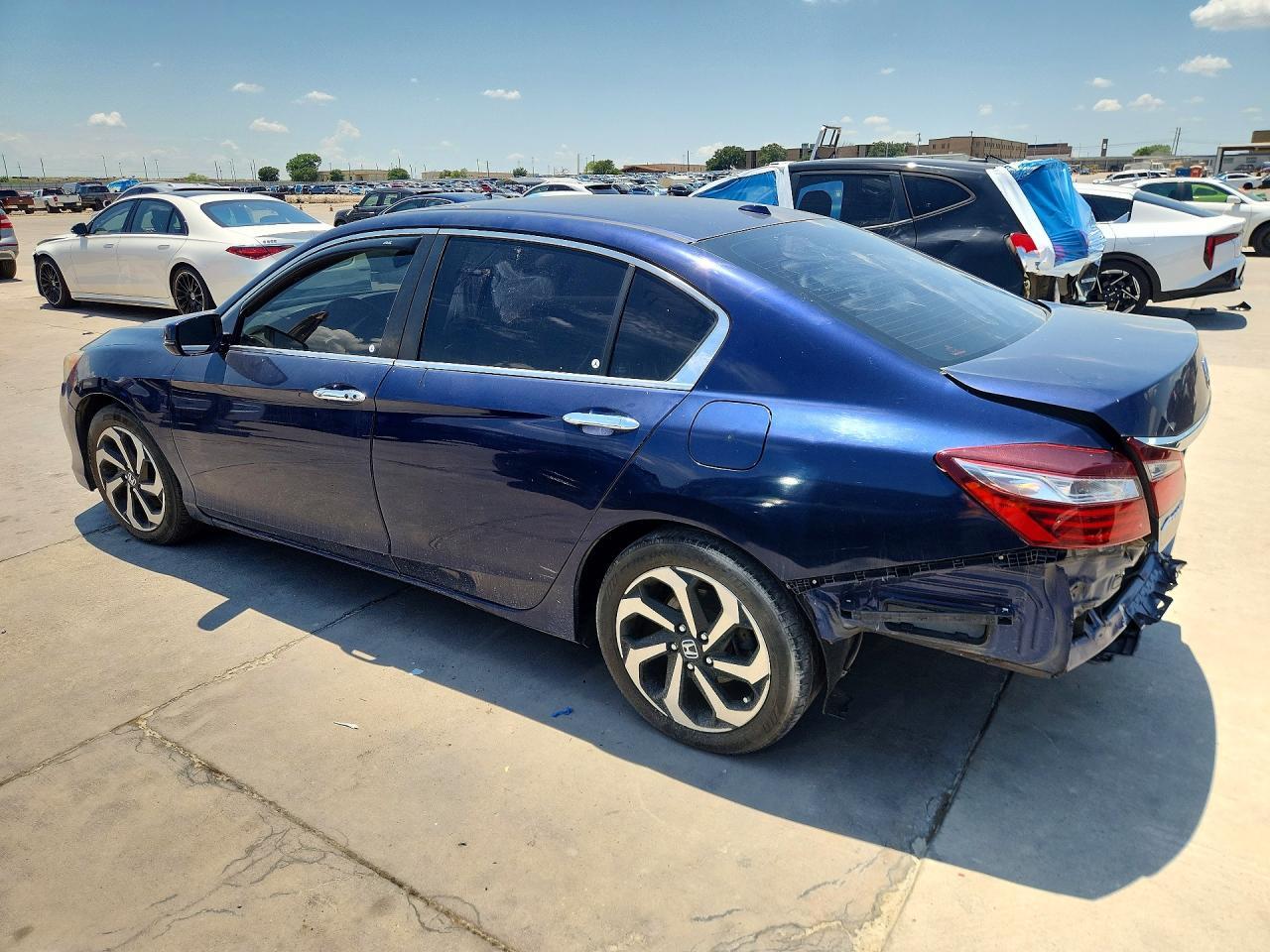 2017 HONDA ACCORD — фото 2