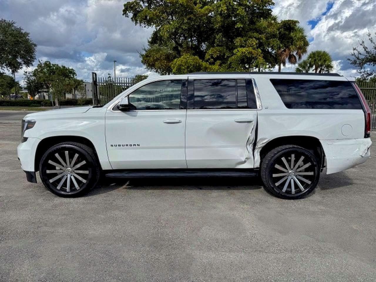 2015 CHEVROLET SUBURBAN — фото 12