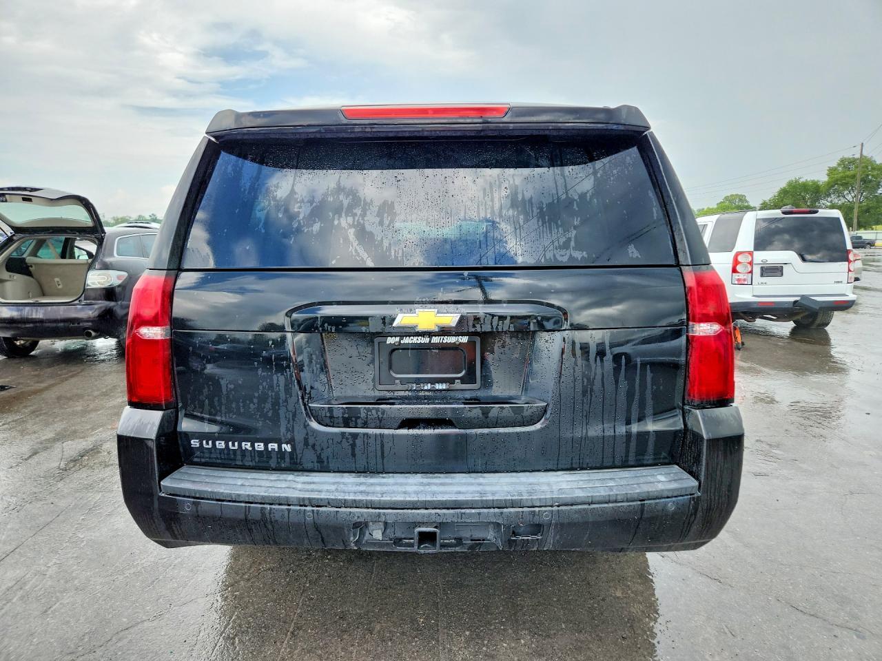 2017 CHEVROLET SUBURBAN — фото 6