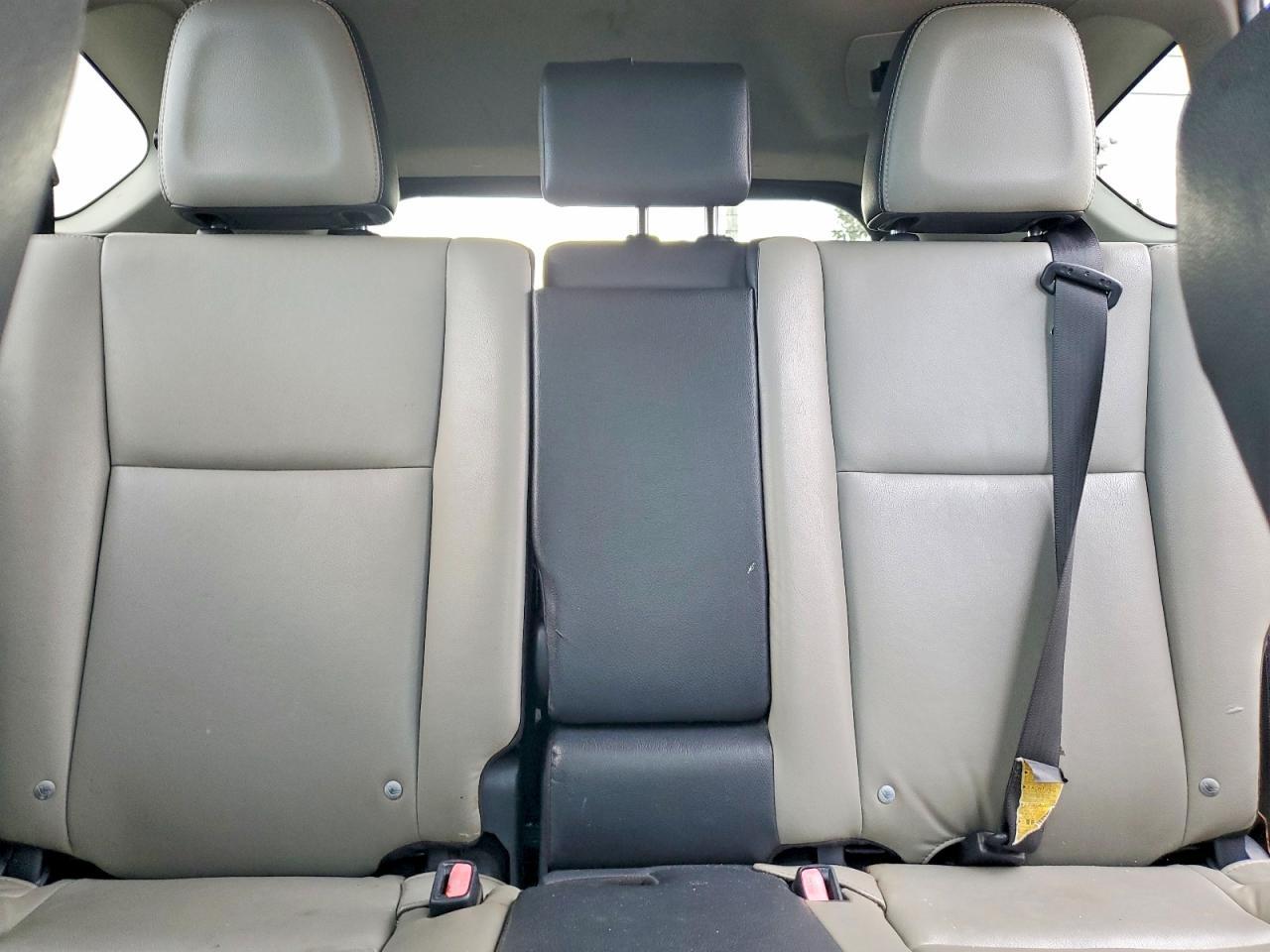 2018 TOYOTA RAV4 — фото 10