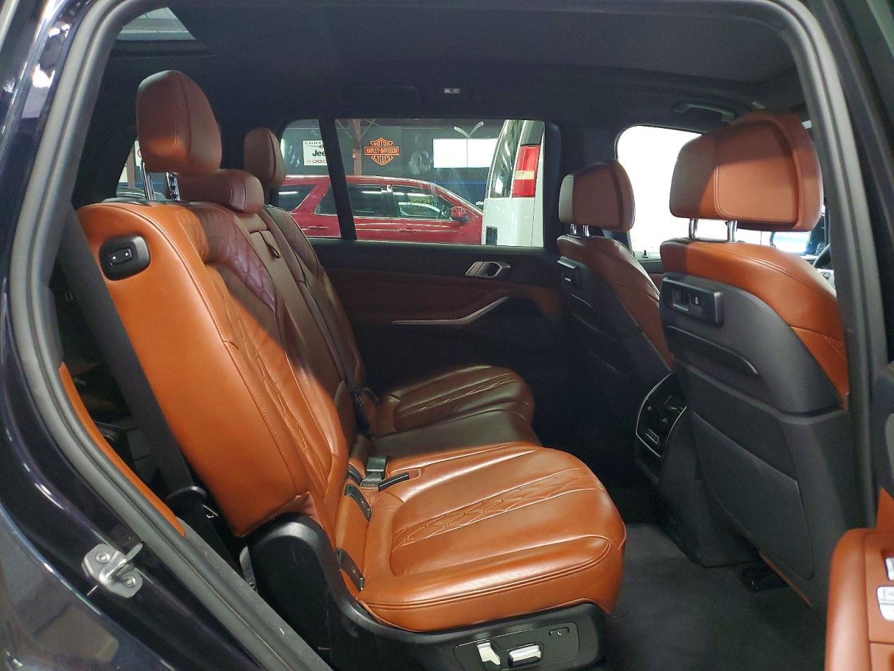 2019 BMW X7 — фото 11