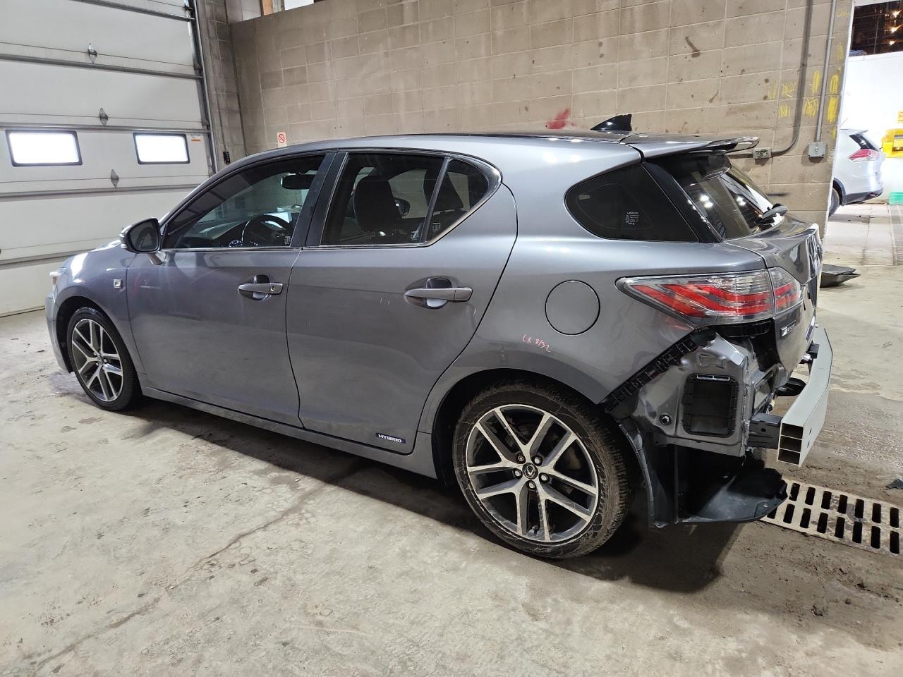 2017 LEXUS CT 200H — фото 2