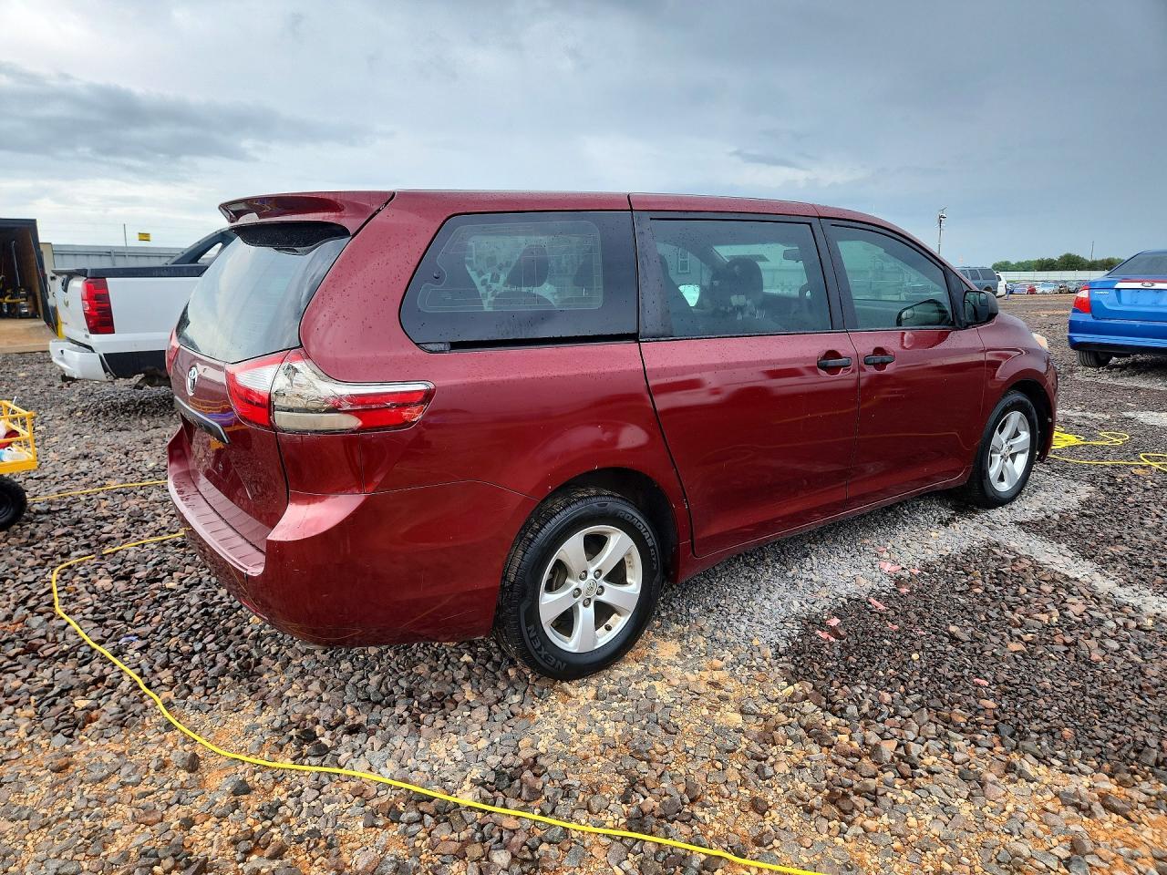2017 TOYOTA SIENNA — фото 3