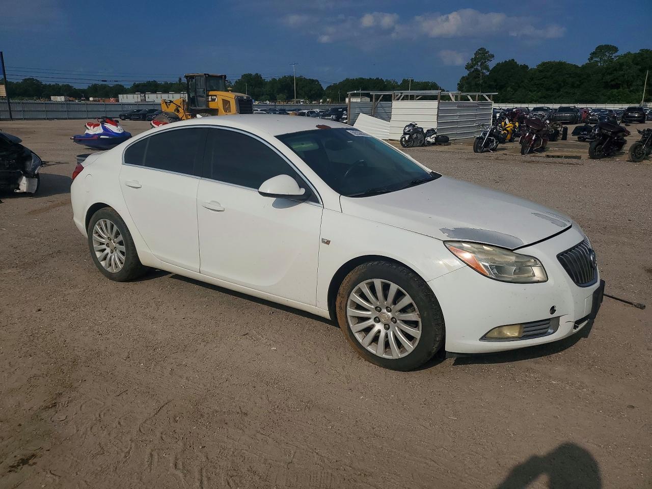 2011 BUICK REGAL — фото 4