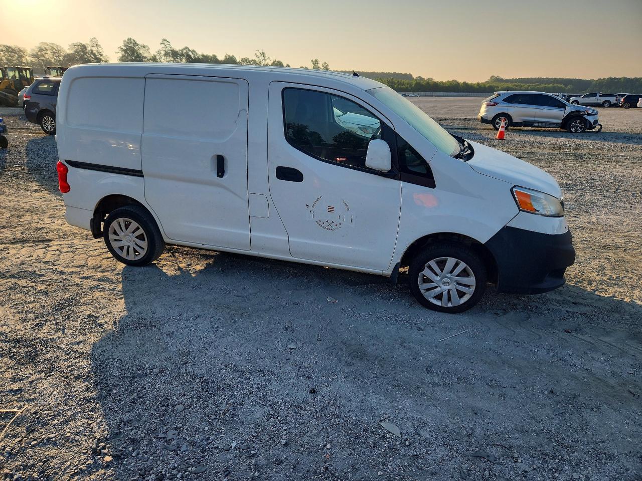 2014 NISSAN NV200 — фото 4