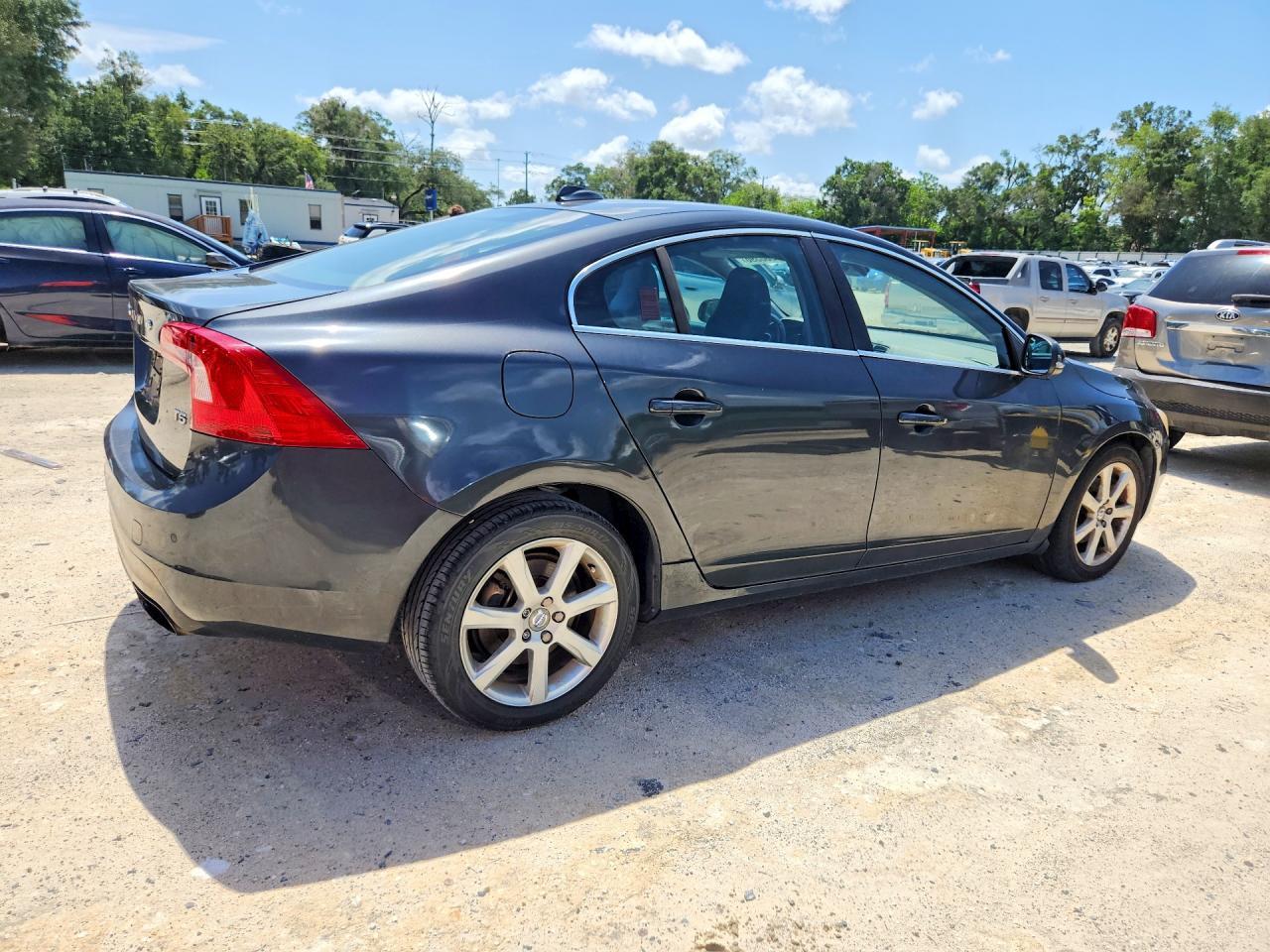 2016 VOLVO S60 — фото 3