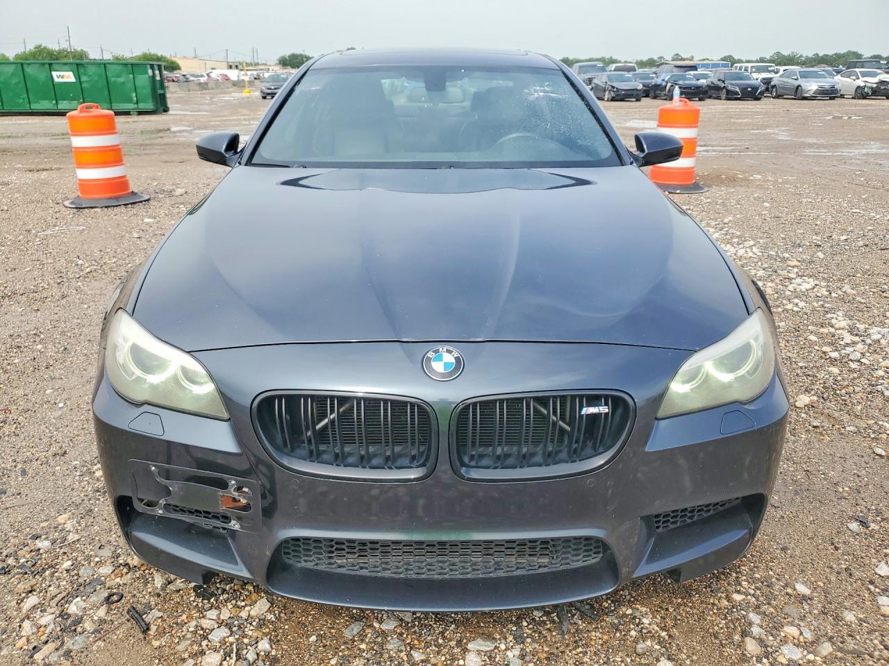 2016 BMW M5 — фото 5