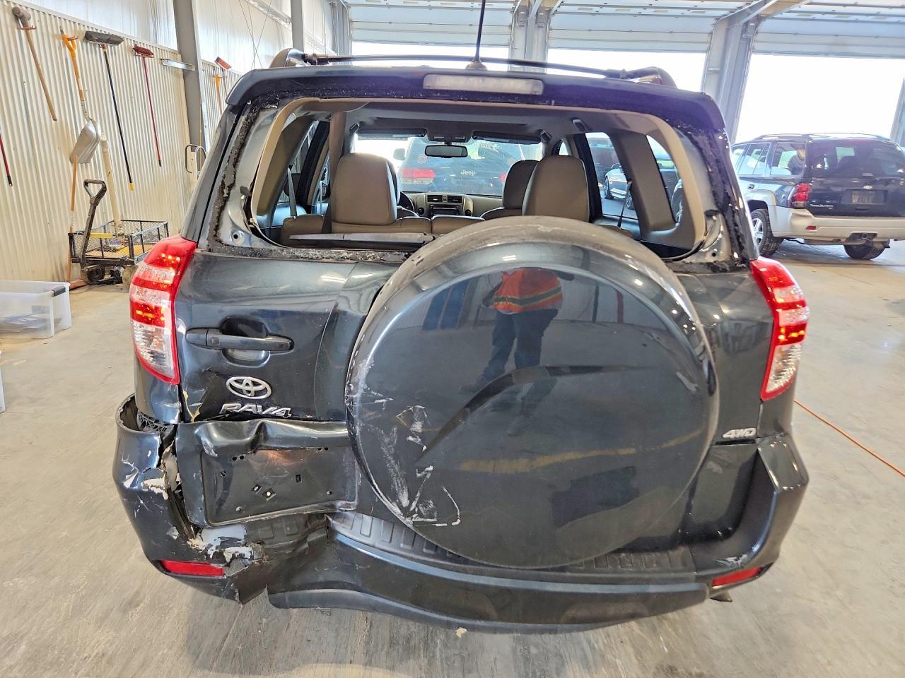 2012 TOYOTA RAV4 — фото 6