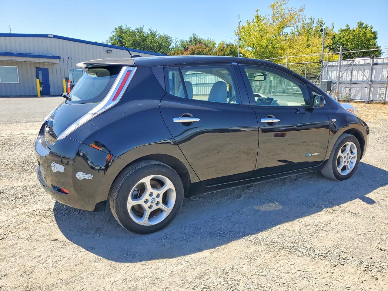 2012 NISSAN LEAF — фото 3