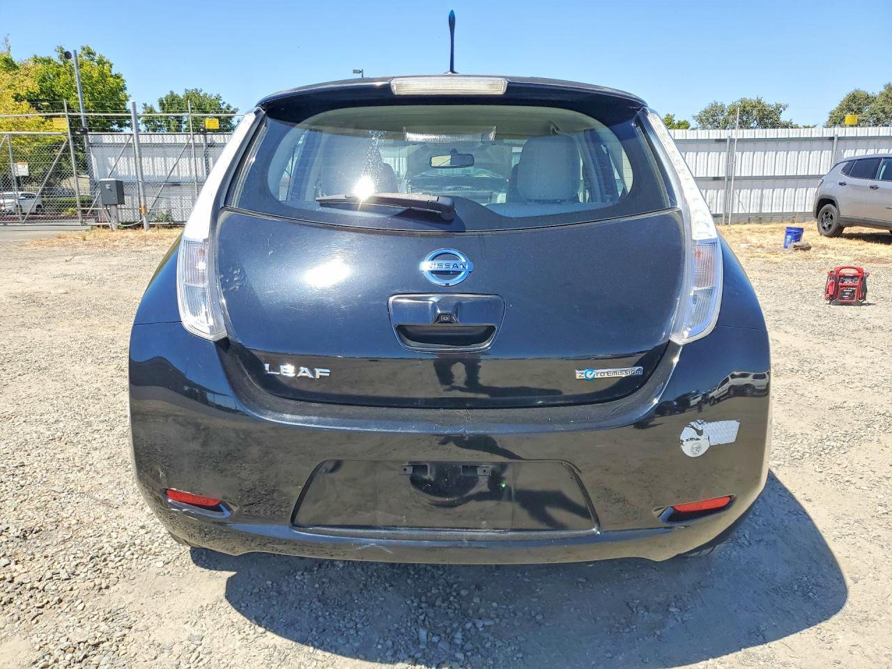 2012 NISSAN LEAF — фото 6