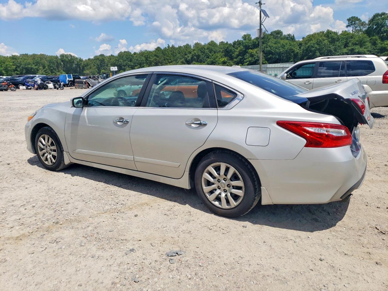 2017 NISSAN ALTIMA — фото 2