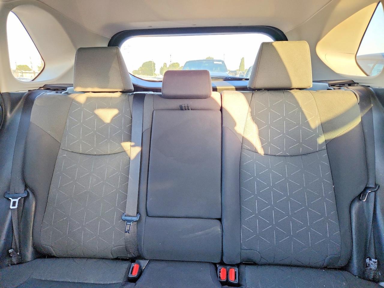 2024 TOYOTA RAV4 — фото 10