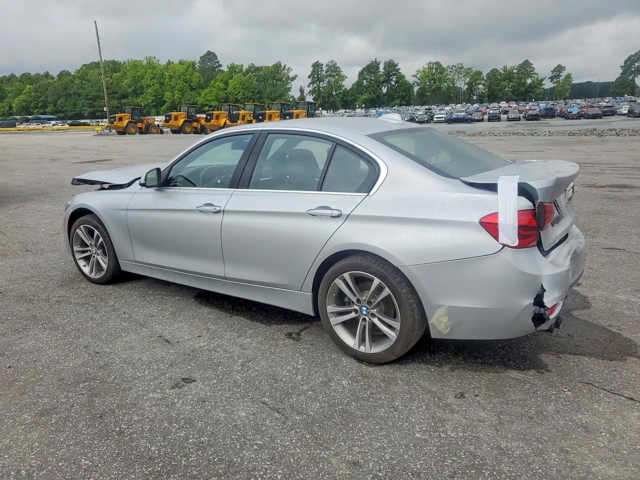 2017 BMW 3 SERIES — фото 2