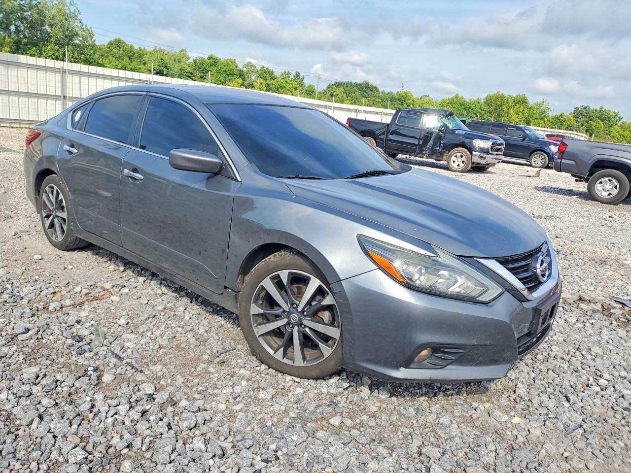 2017 NISSAN ALTIMA — фото 4