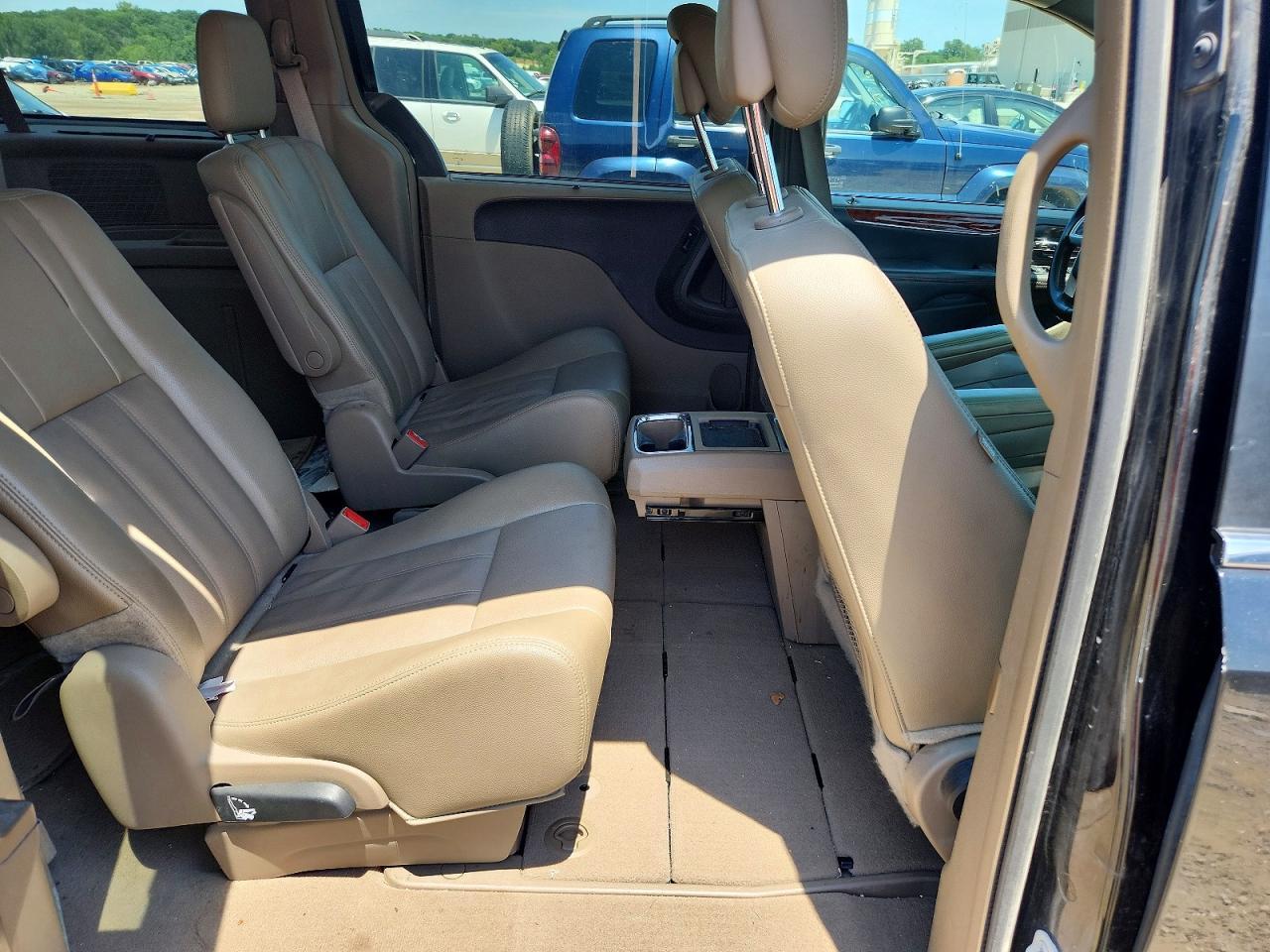 2014 CHRYSLER TOWN & COUNTRY — фото 11