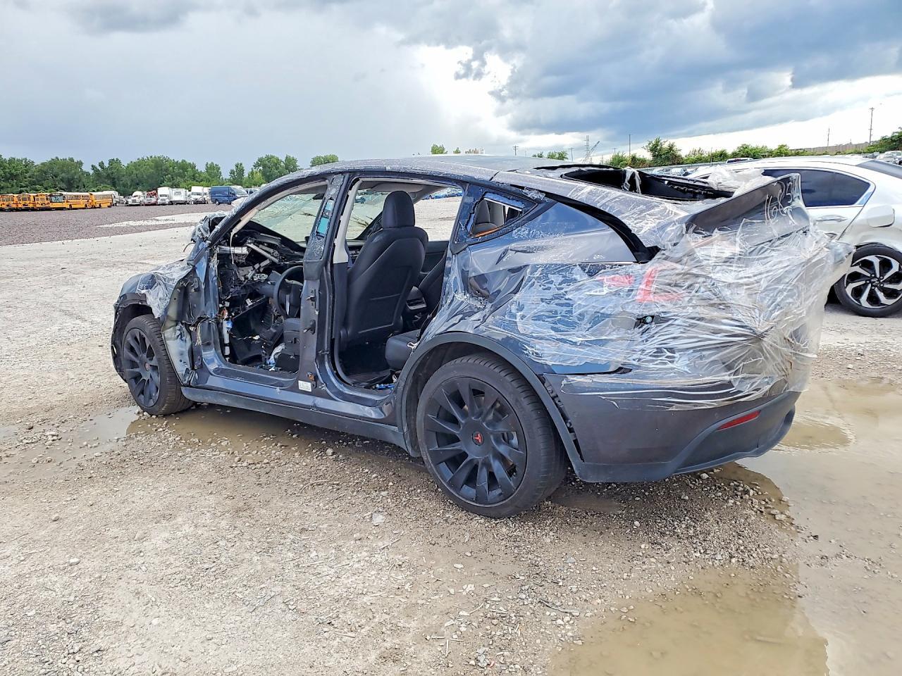 2021 TESLA MODEL Y — фото 2