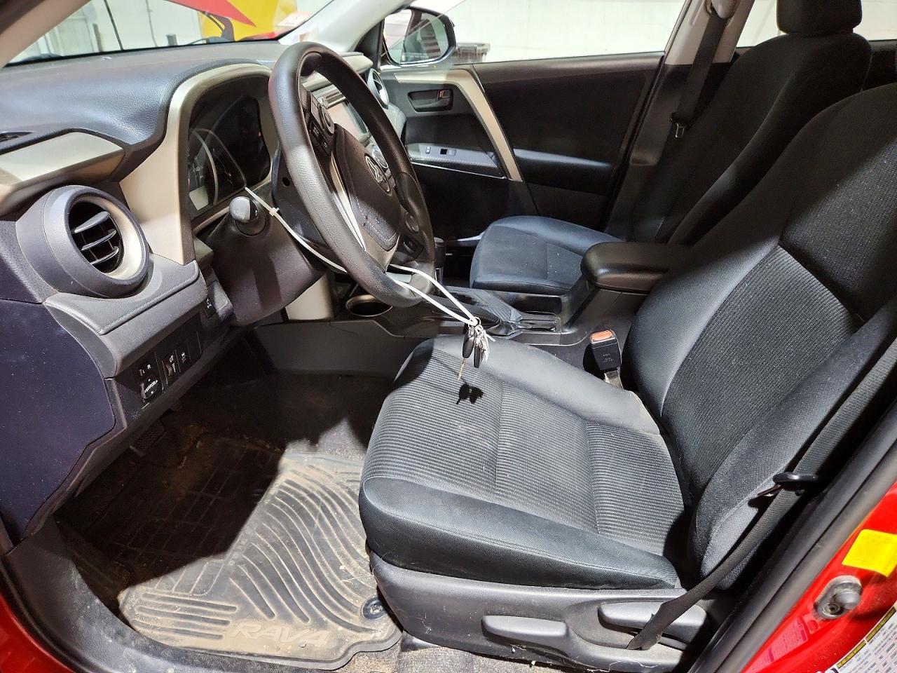 2015 TOYOTA RAV4 — фото 7