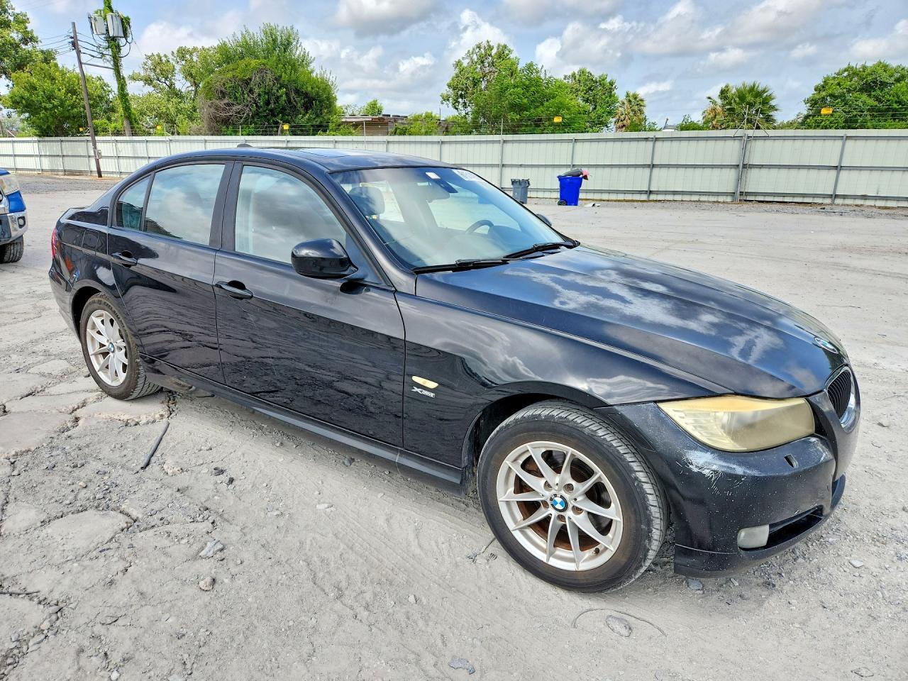 2010 BMW 3 SERIES — фото 4