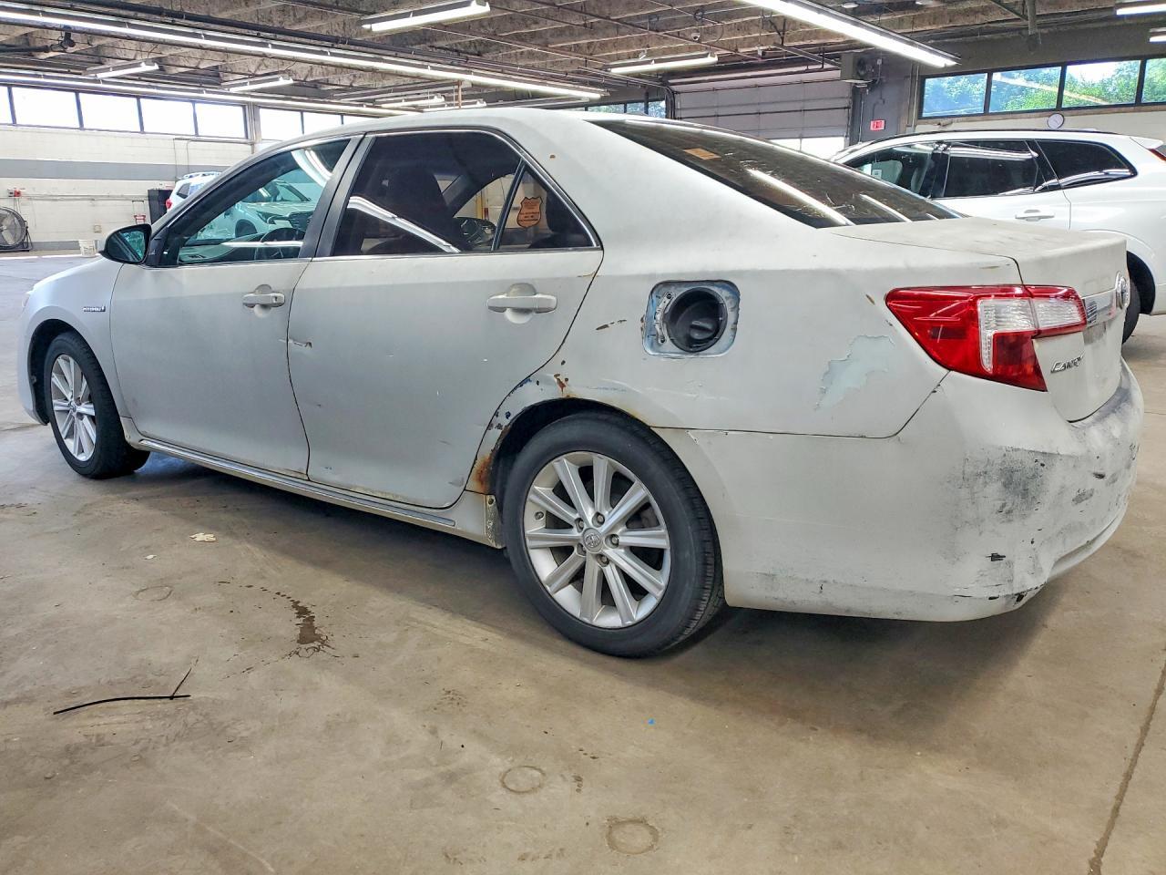 2013 TOYOTA CAMRY HYBRID — фото 2