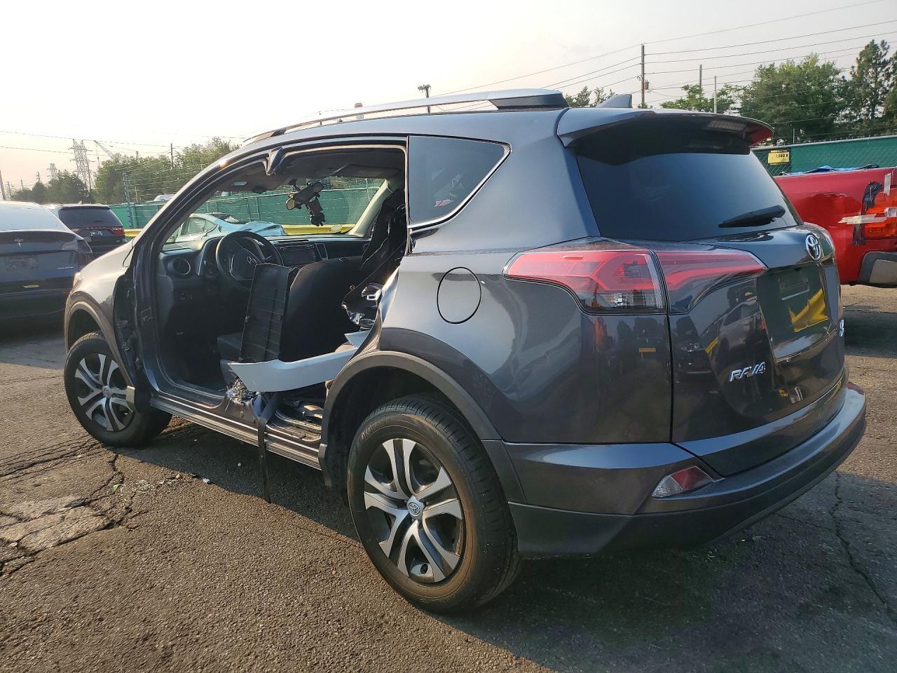 2016 TOYOTA RAV4 — фото 2