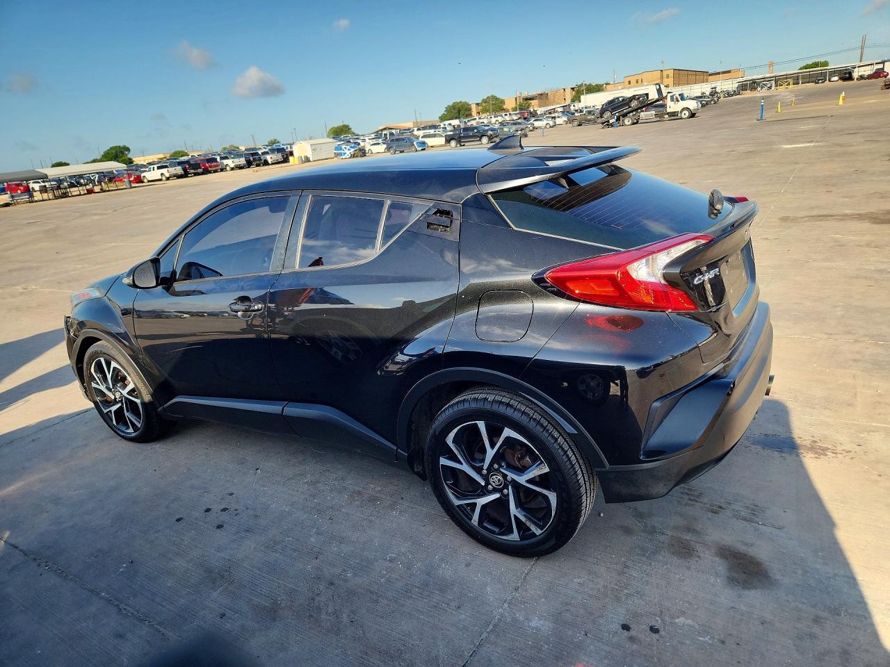 2018 TOYOTA C-HR — фото 2