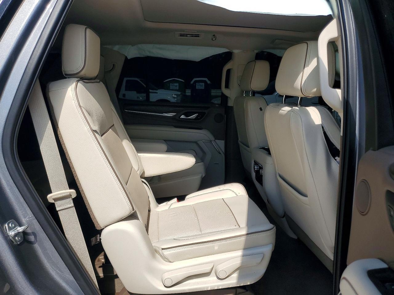 2021 GMC YUKON — фото 11