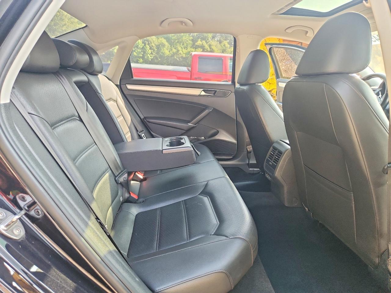 2019 VOLKSWAGEN PASSAT — фото 10