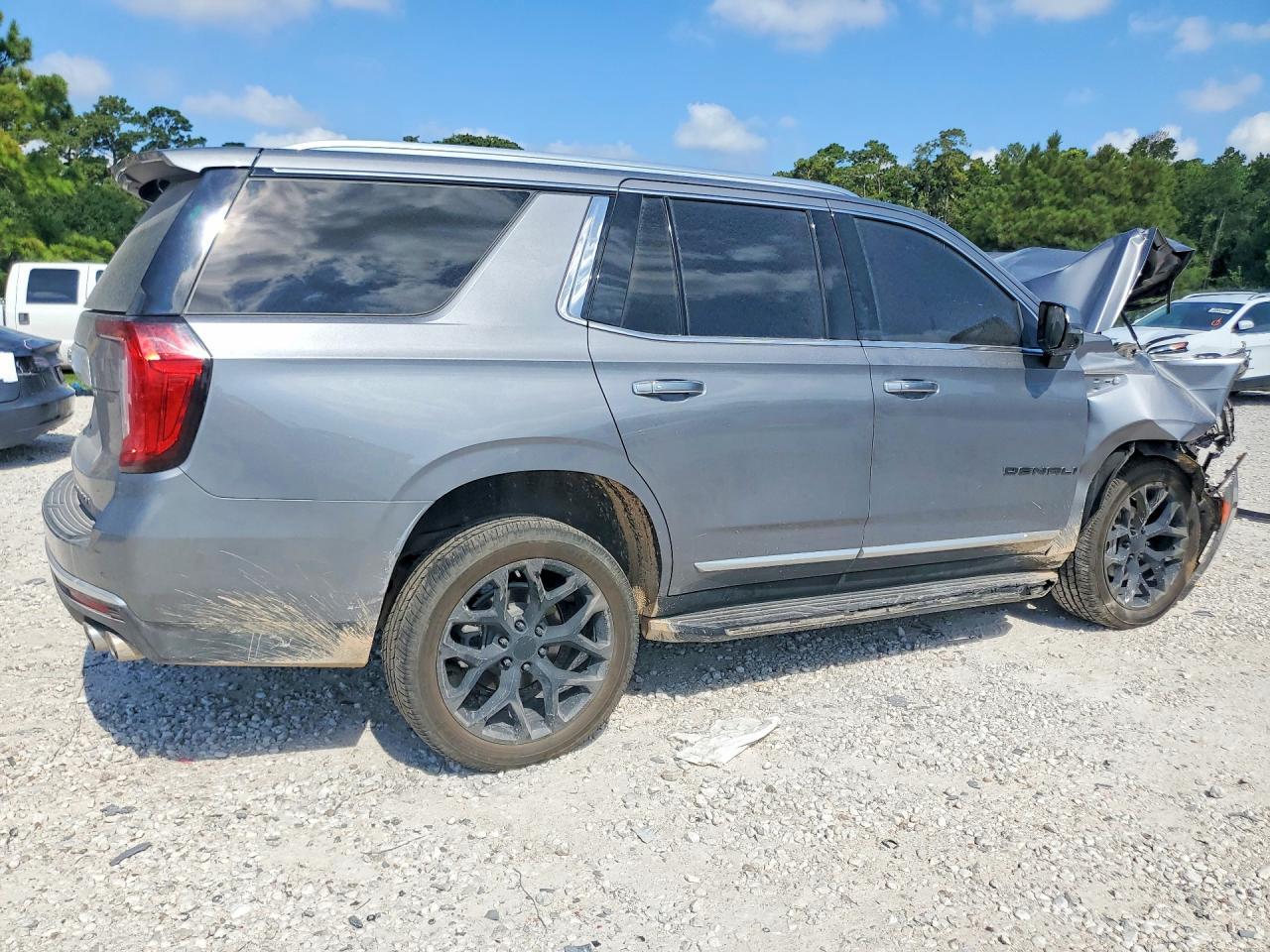 2021 GMC YUKON — фото 3