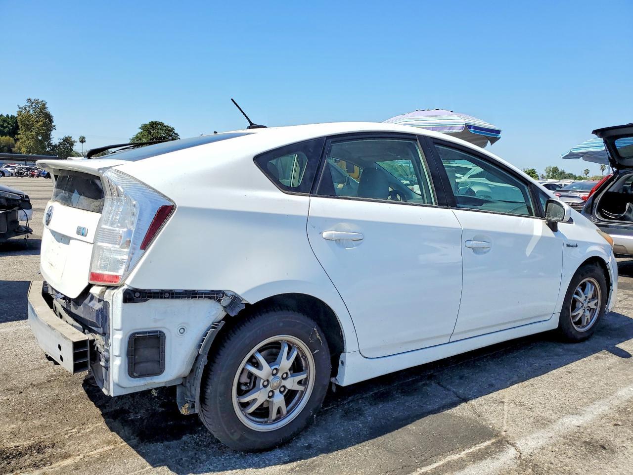 2010 TOYOTA PRIUS — фото 3