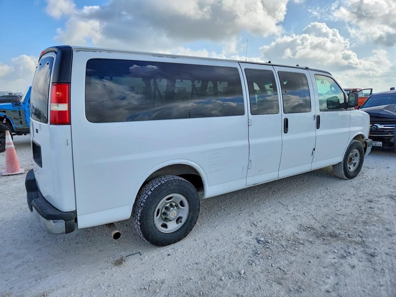 2014 CHEVROLET EXPRESS — фото 3