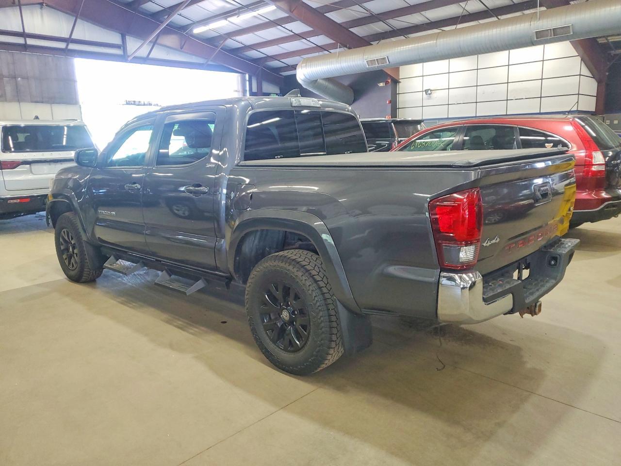 2019 TOYOTA TACOMA — фото 2