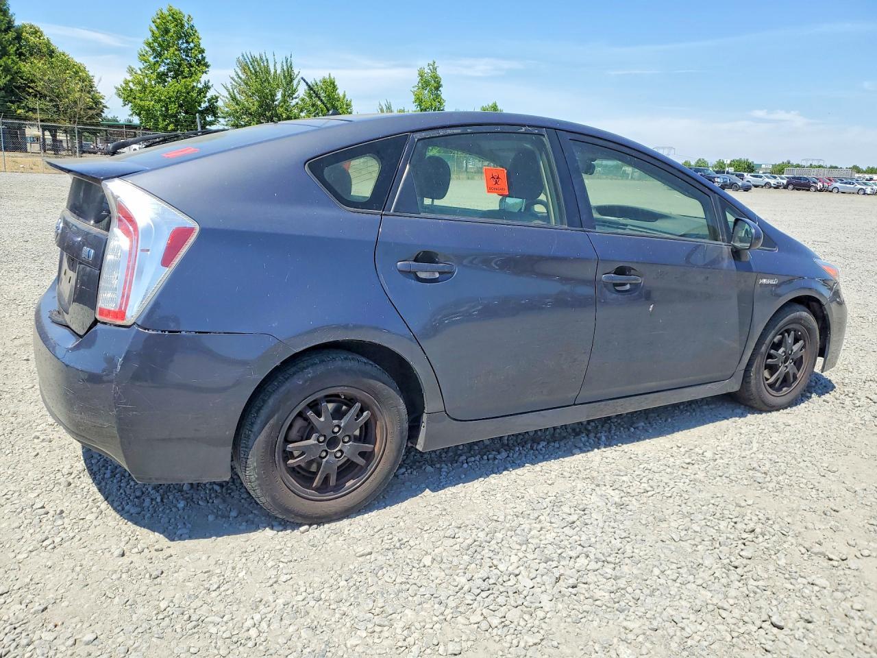 2015 TOYOTA PRIUS — фото 3