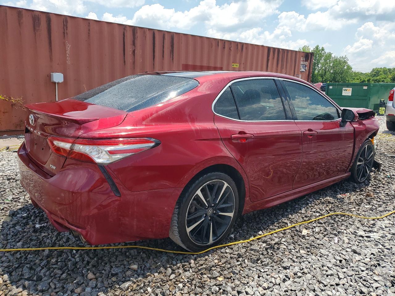 2018 TOYOTA CAMRY — фото 3