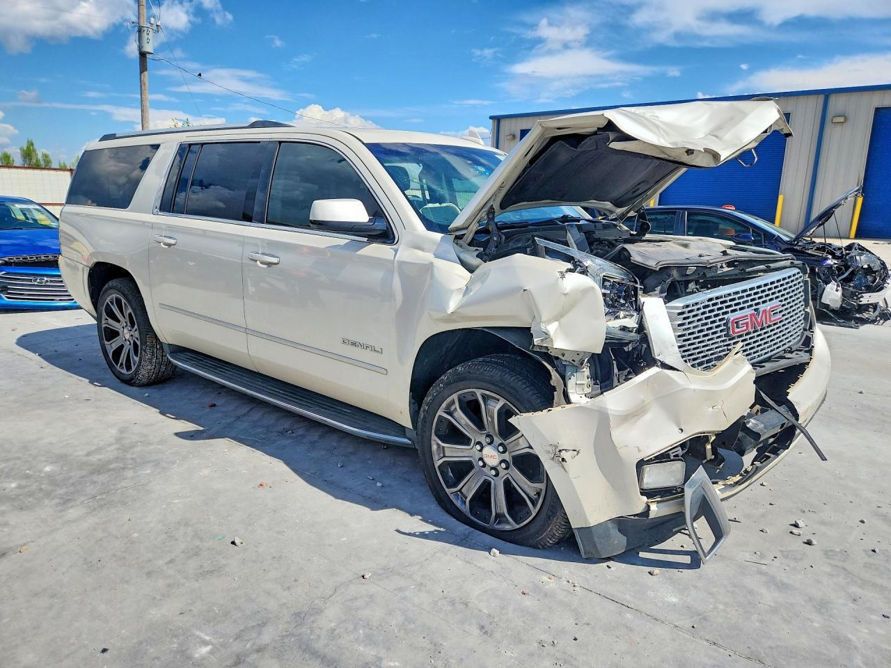 2015 GMC YUKON — фото 4