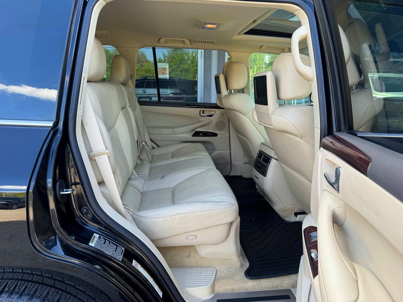 2015 LEXUS LX 570 — фото 6