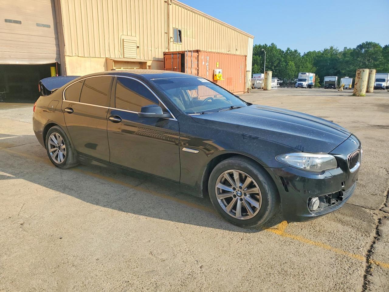 2016 BMW 5 SERIES — фото 4