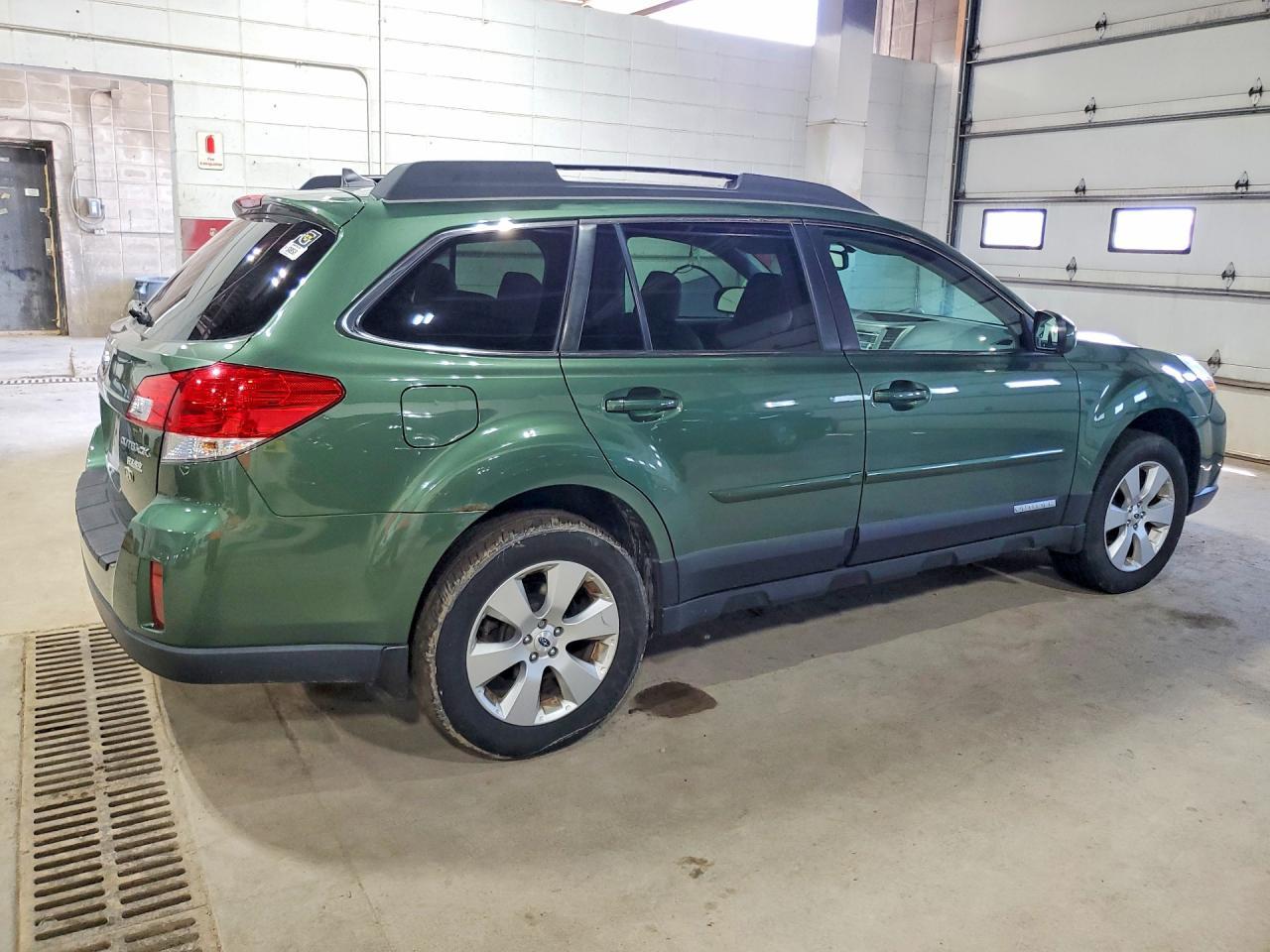 2011 SUBARU OUTBACK — фото 3