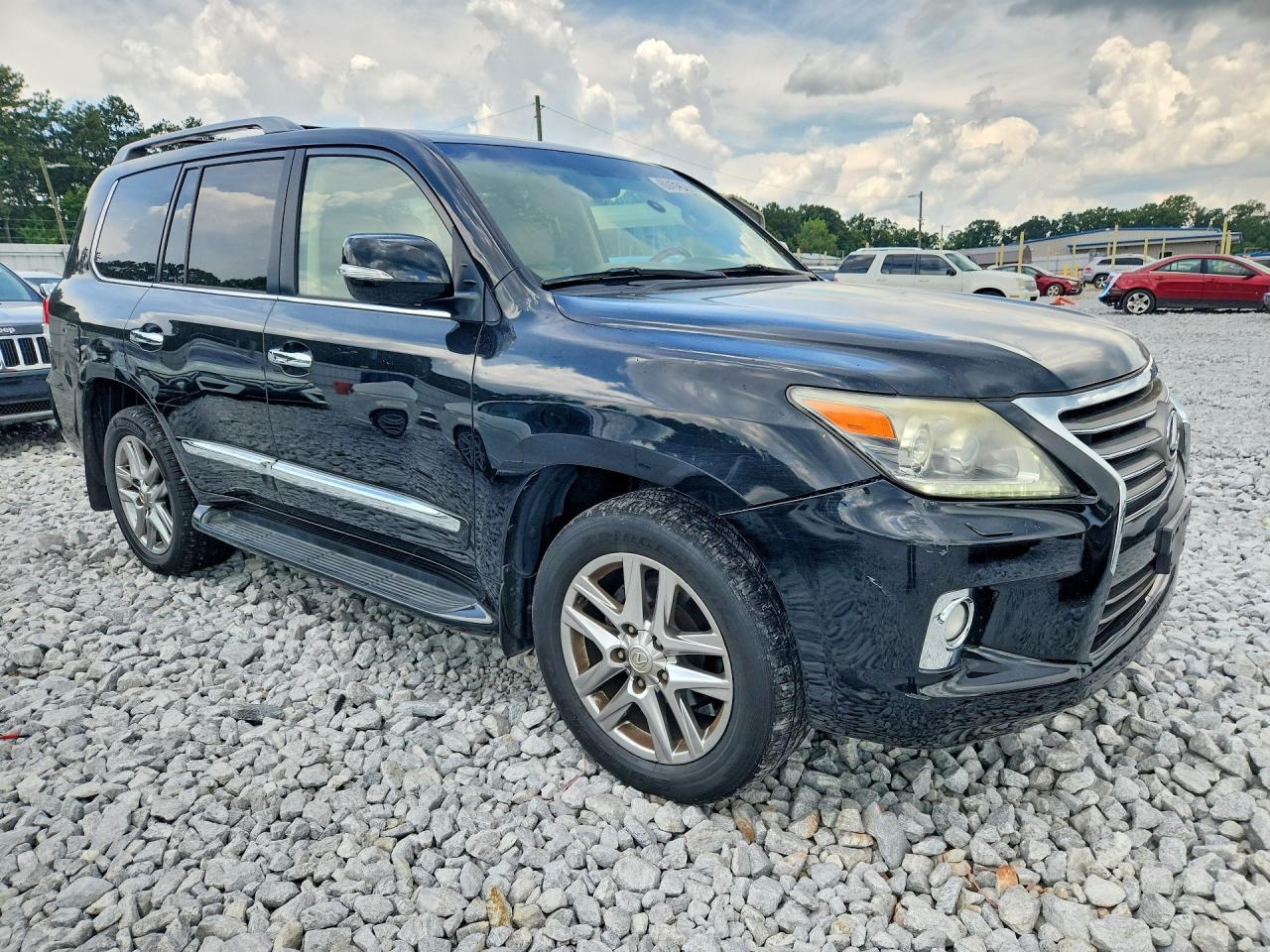 2013 LEXUS LX 570 — фото 4