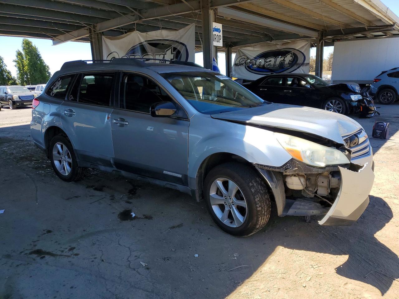 2013 SUBARU OUTBACK — фото 4