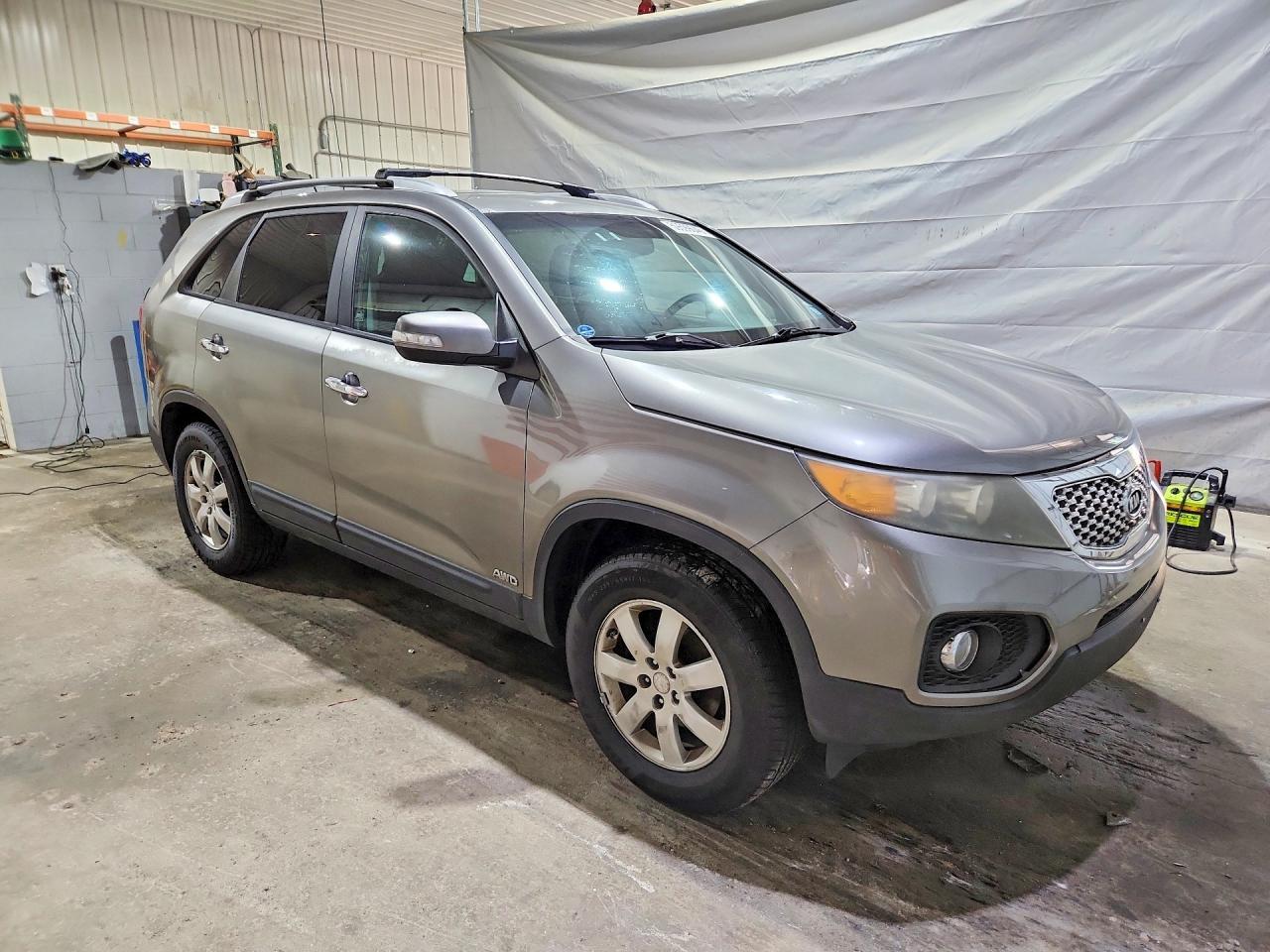 2011 KIA SORENTO — фото 4