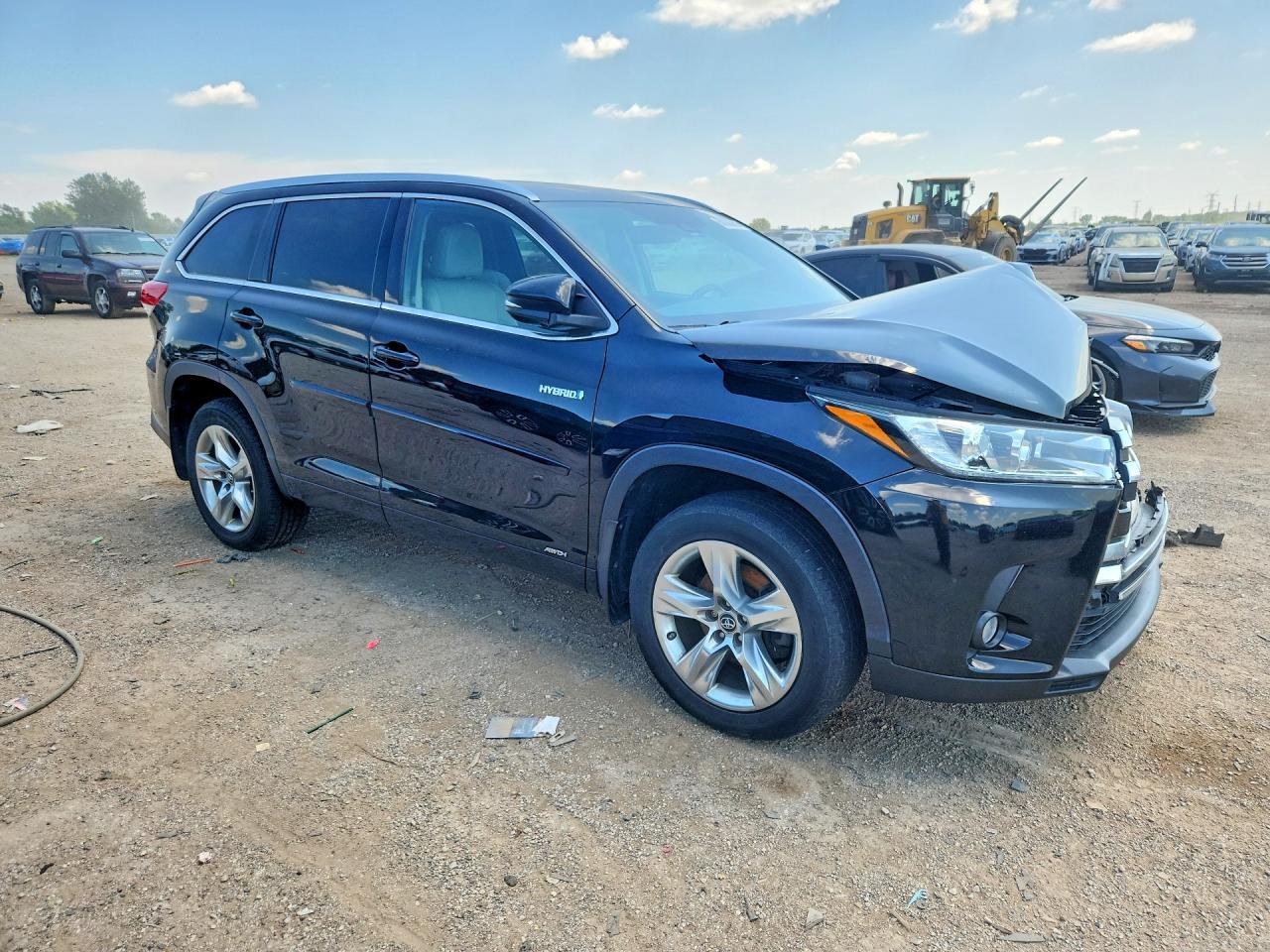 2017 TOYOTA HIGHLANDER HYBRID — фото 4
