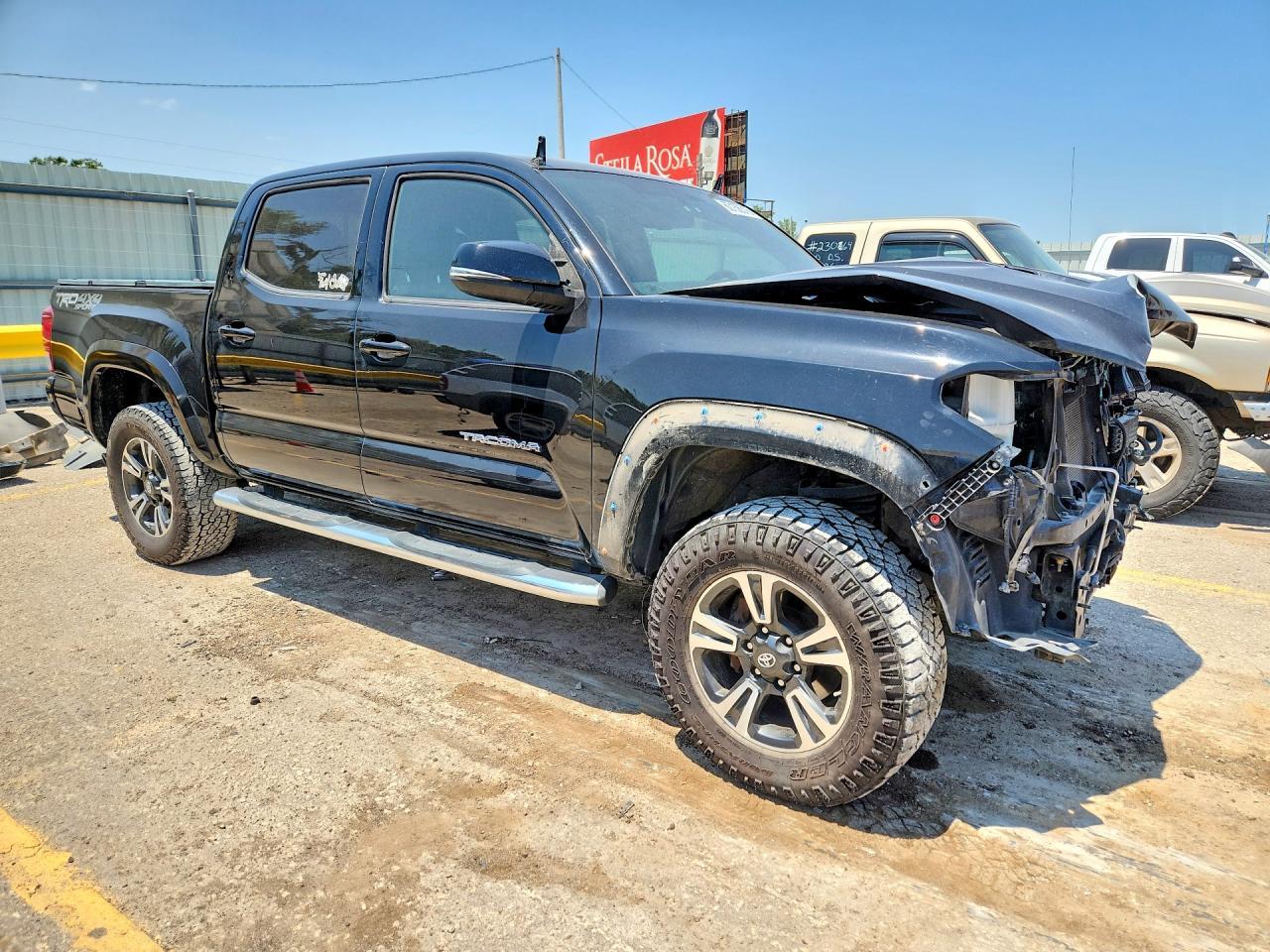 2017 TOYOTA TACOMA — фото 4