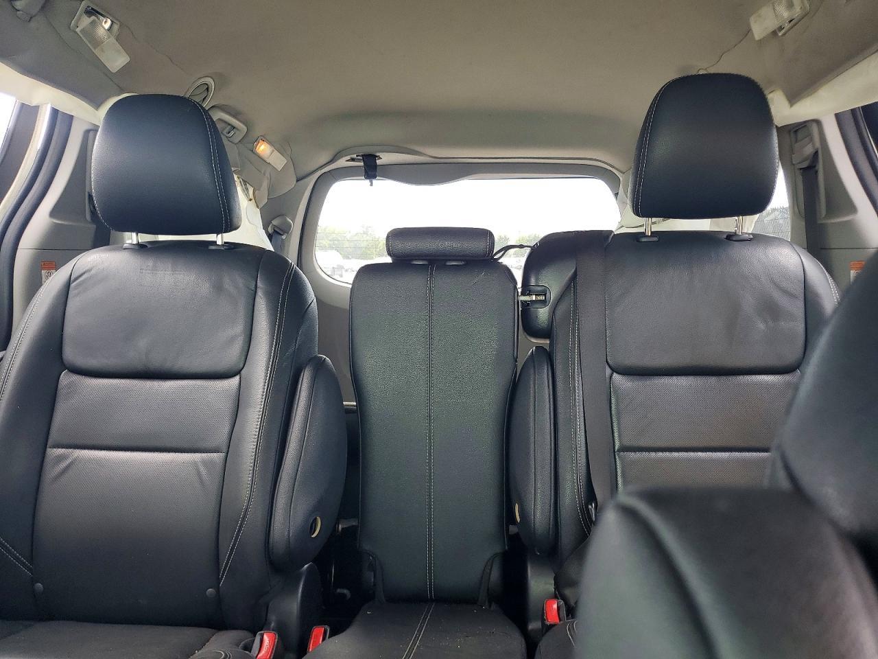 2017 TOYOTA SIENNA — фото 10
