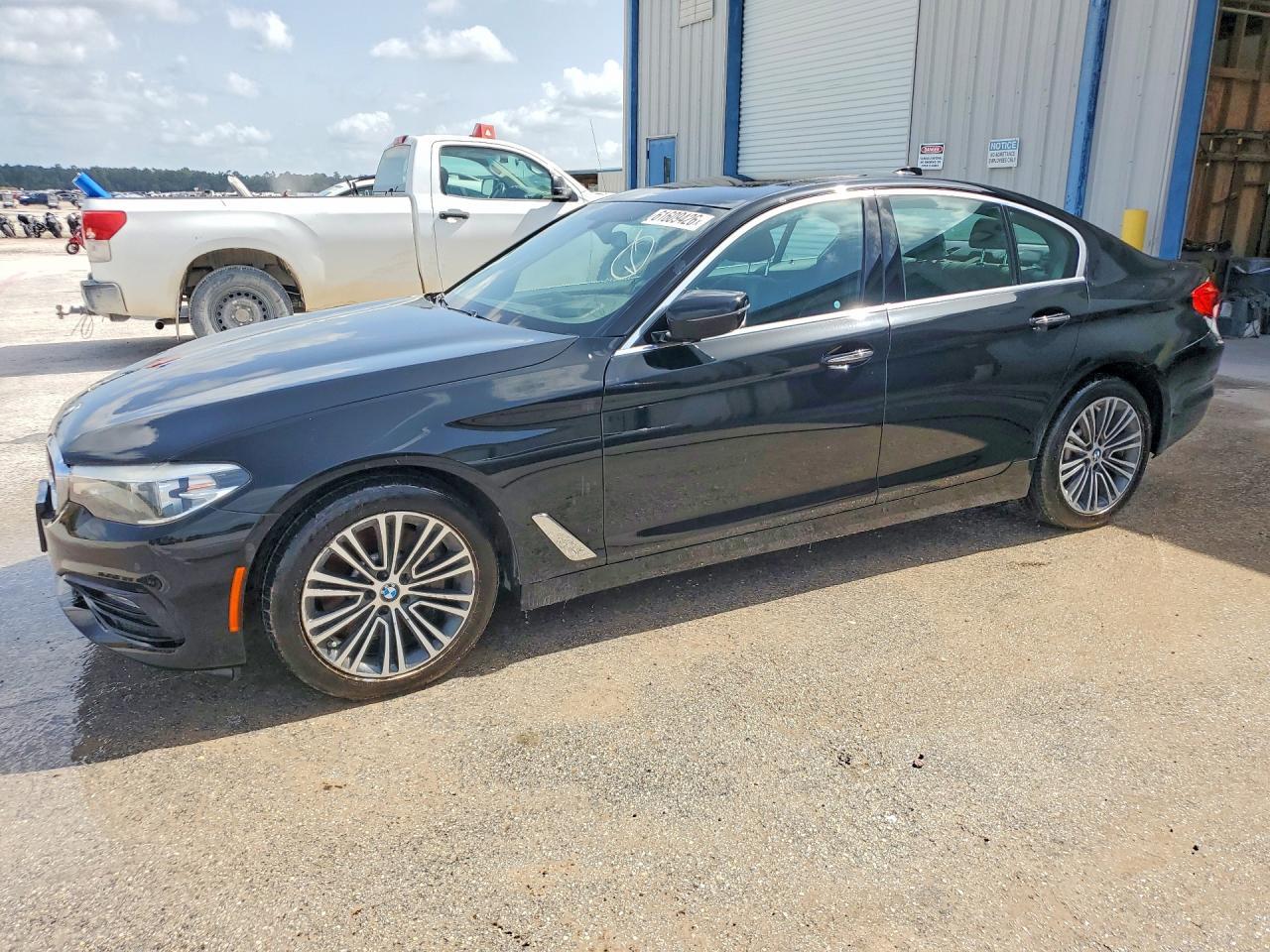2017 BMW 5 SERIES — фото 1