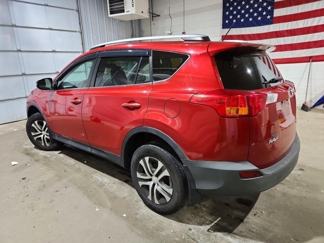2015 TOYOTA RAV4 — фото 2